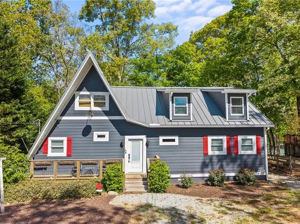 1047 Tranquility Ln, Hartwell, GA 30643