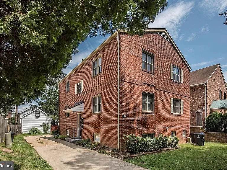 1121 N Taylor St #A — Photo 1