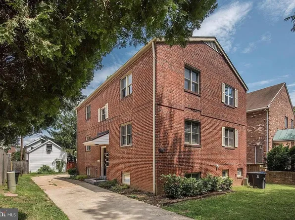 1121 N Taylor St APT A, Arlington, VA 22201