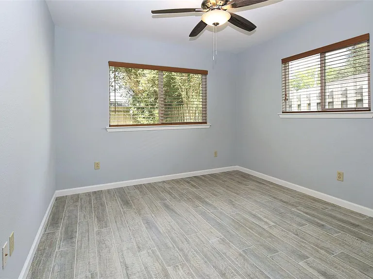 2806 Bluebonnet St — Photo 13