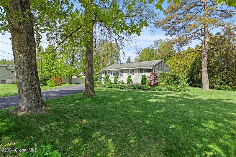 2nd image of 42 Fellows Road