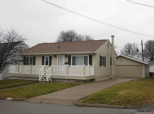 781 Groveland Pl, Dubuque, IA 52001