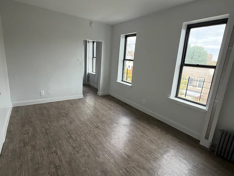 229 E 26th St #3 — Photo 3