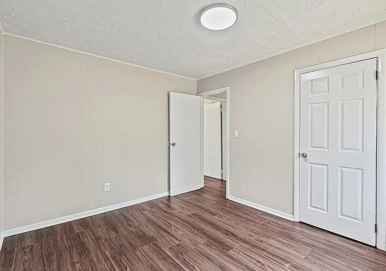 Renovated 3 Bedroom 1 Bath Home for Rent!! — Photo 4