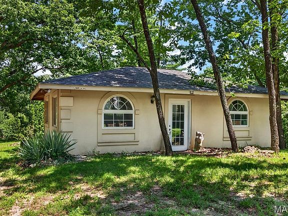 4th image of 58 Chesterfield Lakes Rd