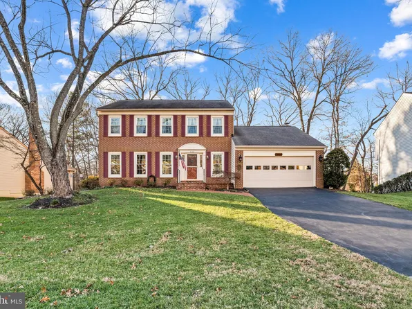 3122 Hannahs Pond Ln, Herndon, VA 20171