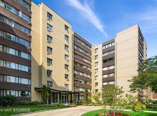 6300 N Sheridan Rd, Chicago, IL 60660