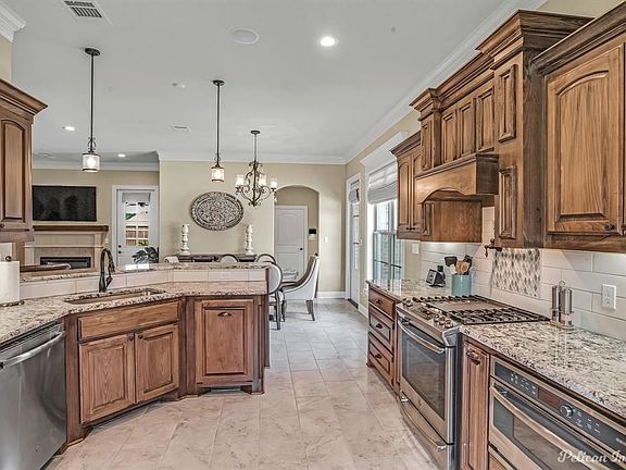 4th image of 230 Acadiana Creek Dr