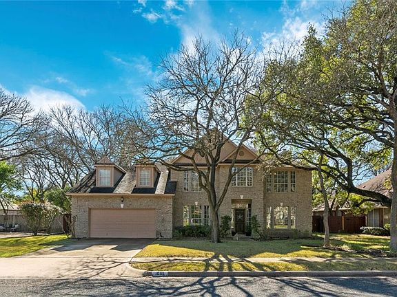 2nd image of 10111 Pinehurst Dr