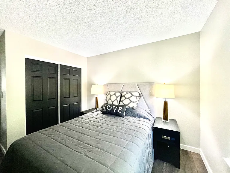 9228 Butterwood Ct — Photo 4