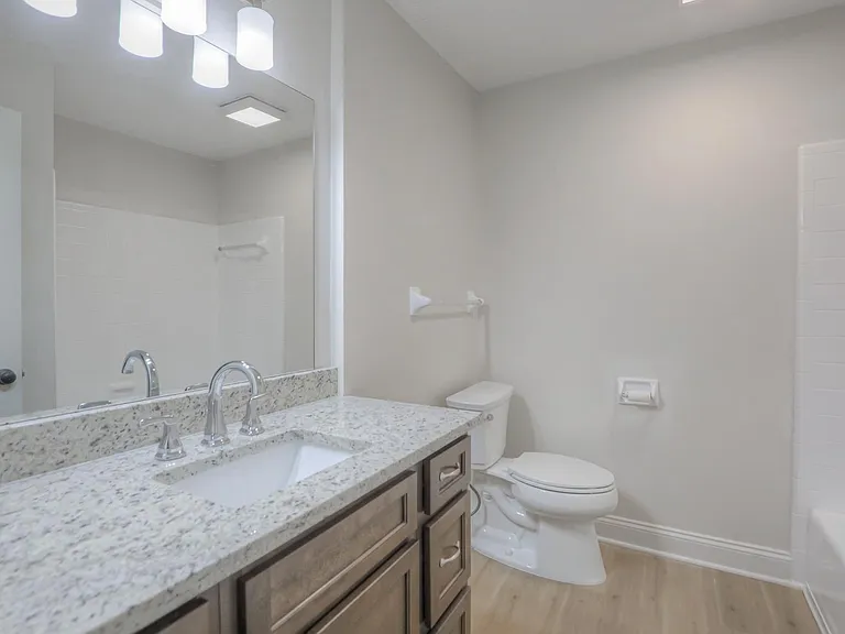 Brentwood Square Condominiums — Photo 13