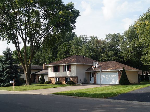 3rd image of 1028 Naumkeag St S