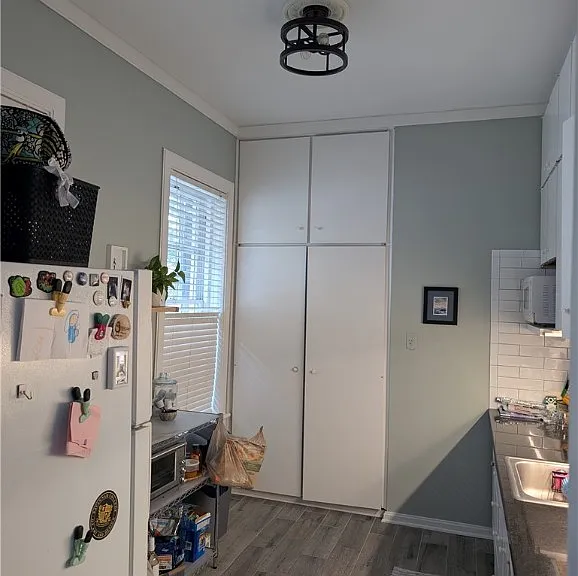 510 E State St — Photo 8