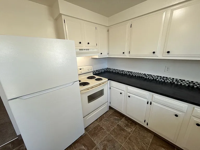 926 SE Uglow Ave #3 — Photo 8