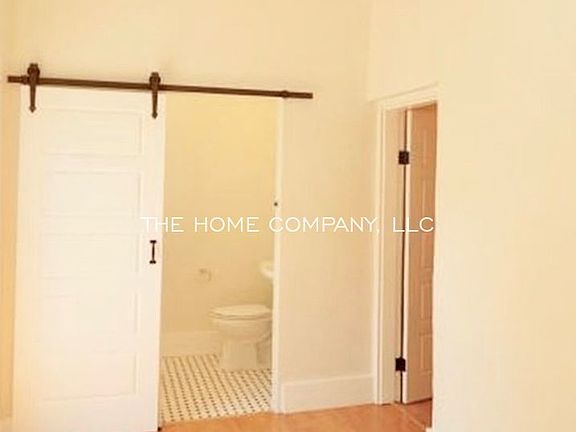 5th image of 118 N Hoff Ave Unit A