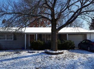 819 Fuller Dr, Charleston, IL