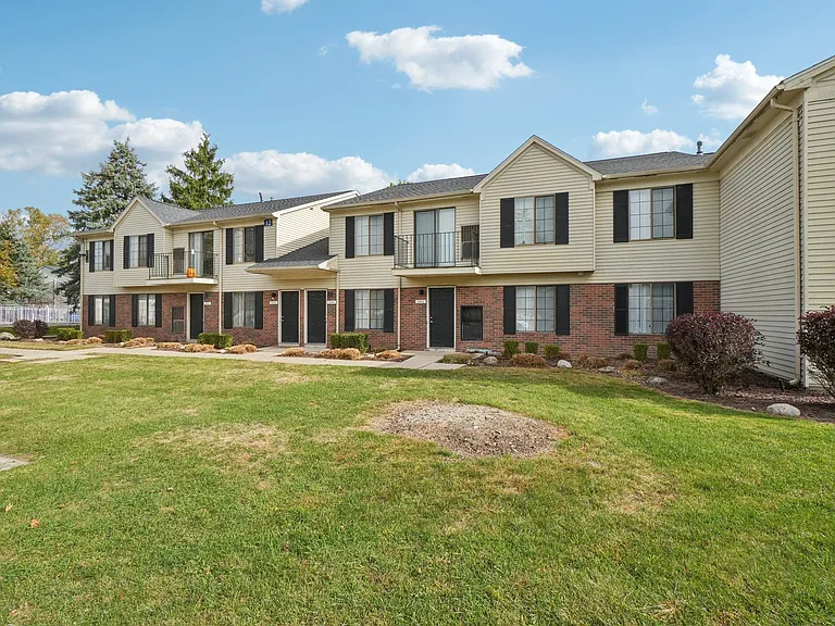 Enjoy our community featuring well-maintained buildings and spacious grassy areas, professionally operated by Highlands Vista Group.