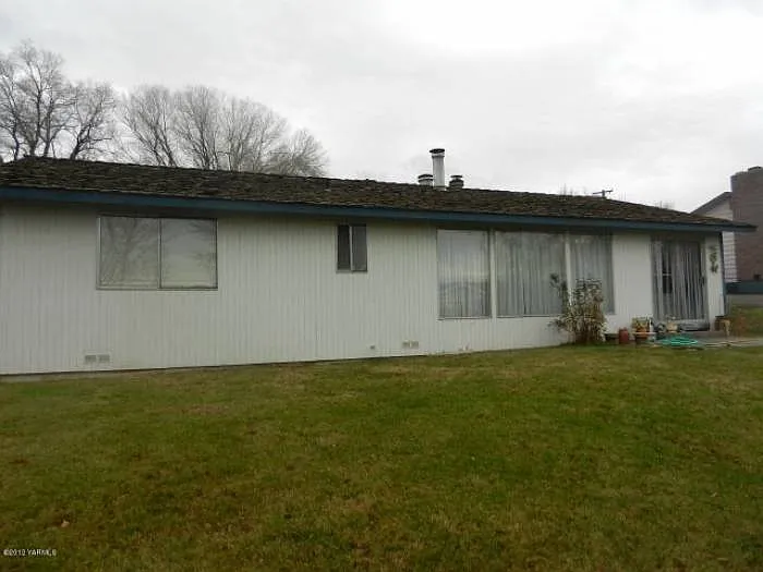 3101 Mountainview Ave photo 1