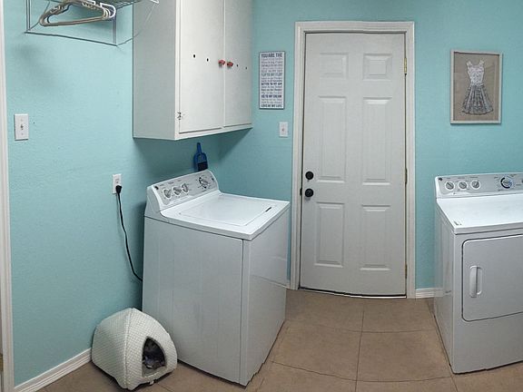 4th image of 816 Avenue E