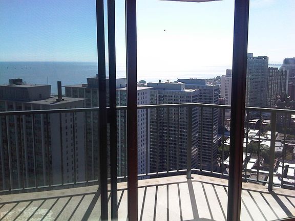 4th image of 3660 N Lakeshore Dr