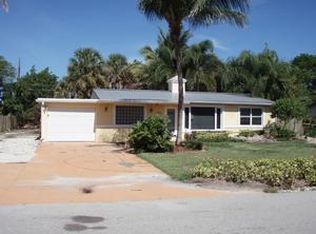 9193 Sun Ct, West Palm Beach, FL 33403