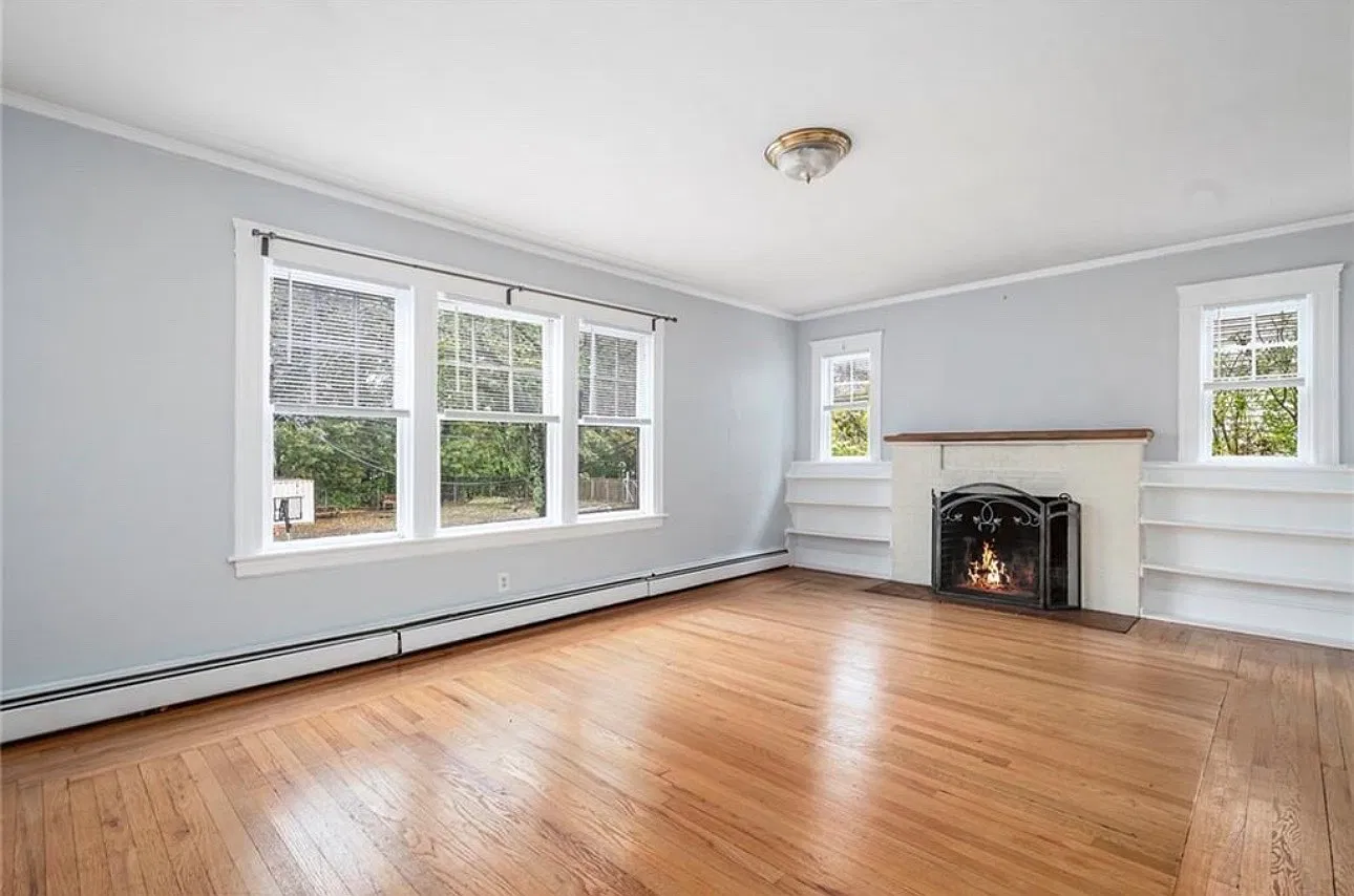 3 bed, 1200 sqft, $2,850 — Photo 2