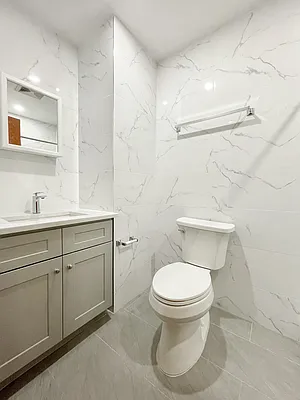 Rented by Momentum Real Estate LLC | media 4