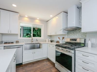 5253 120th Ave SE, Bellevue, WA, 98006