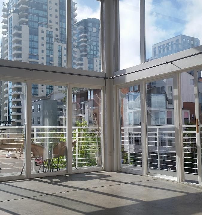 Living space 18 foot ceilings
