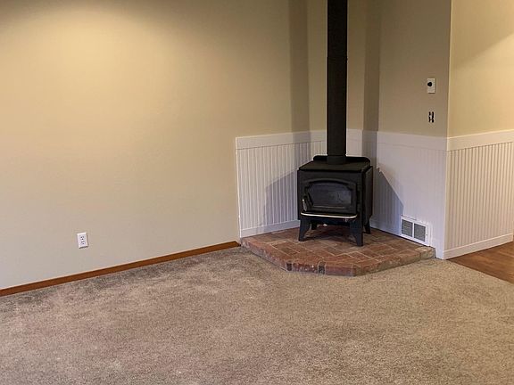 3rd image of 6787 NE Wild Rose Ln