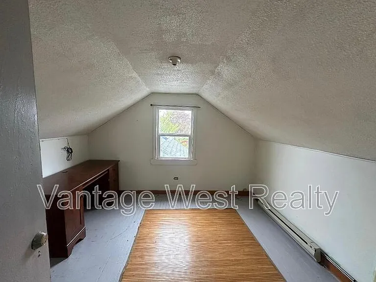 400 Dougall Rd N — Photo 7