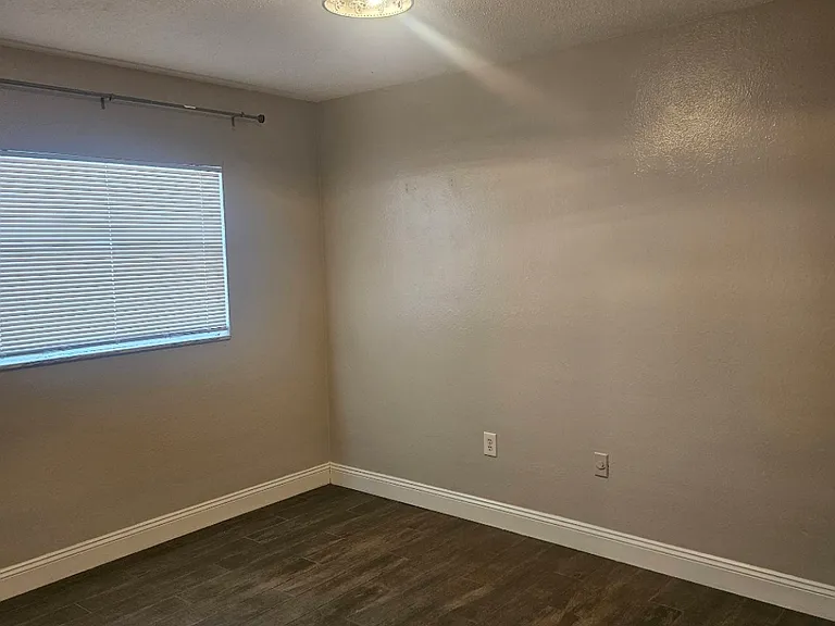 611 S Mills Ave #1 — Photo 10