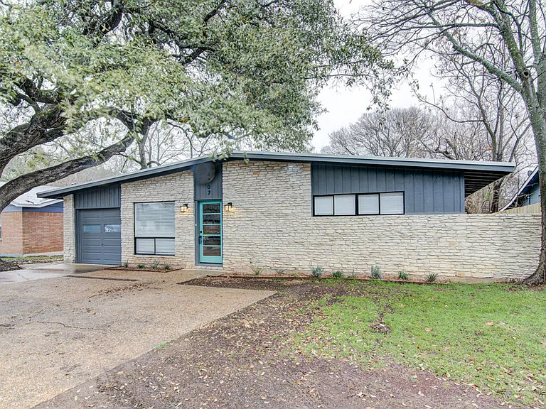 4707 Menchaca Rd — Photo 2