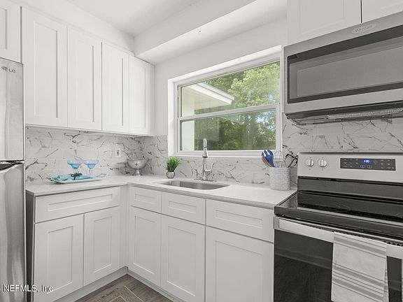 4th image of 6224 W MERCER Circle
