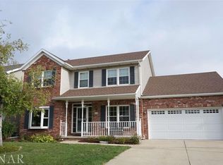 16 Cygnet Xing, Bloomington, IL