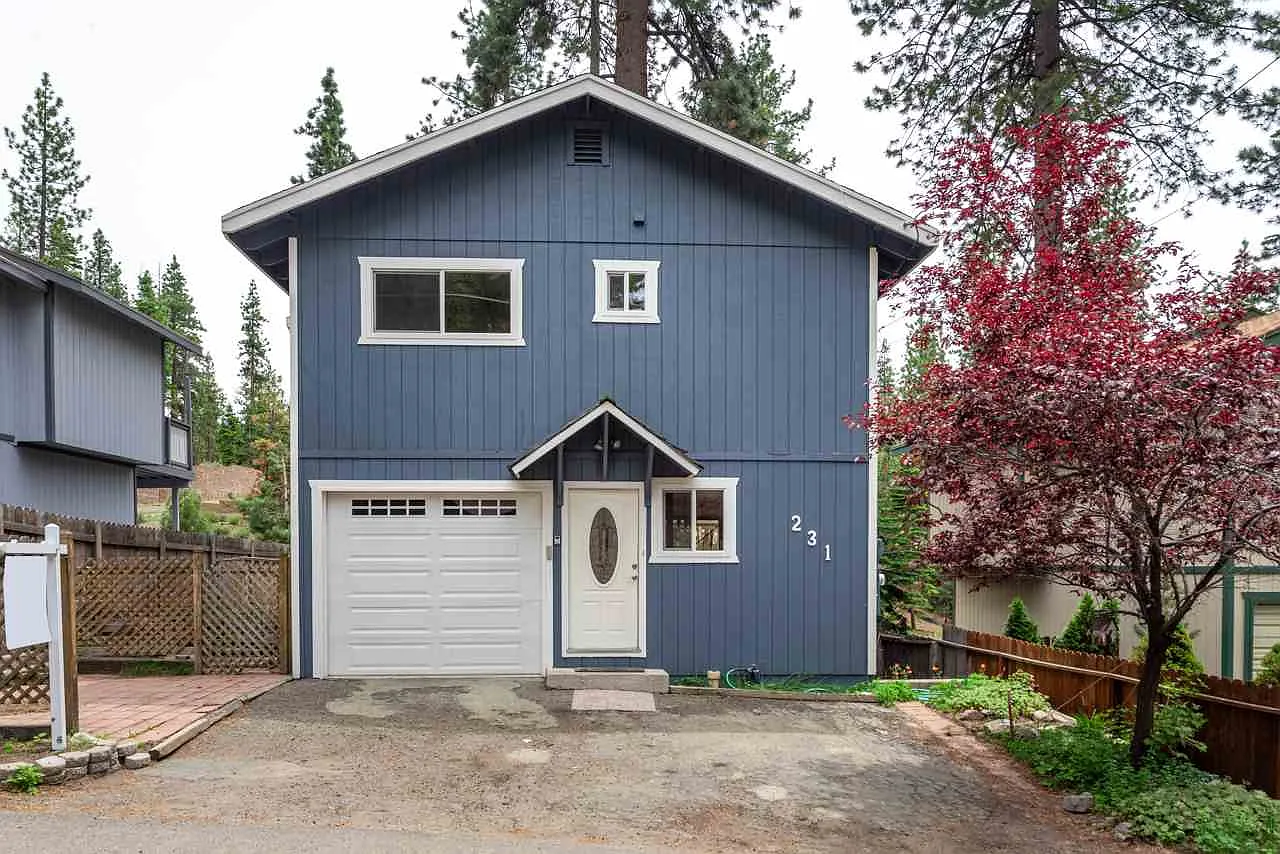 231 Lyons Ave photo 1