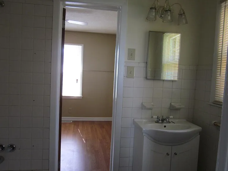 2615 Sater St — Photo 3