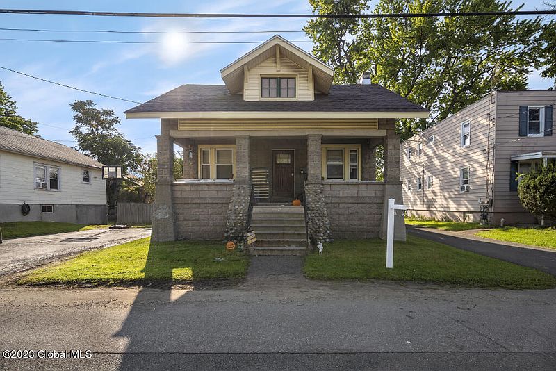 2nd image of 5 Reynolds Street