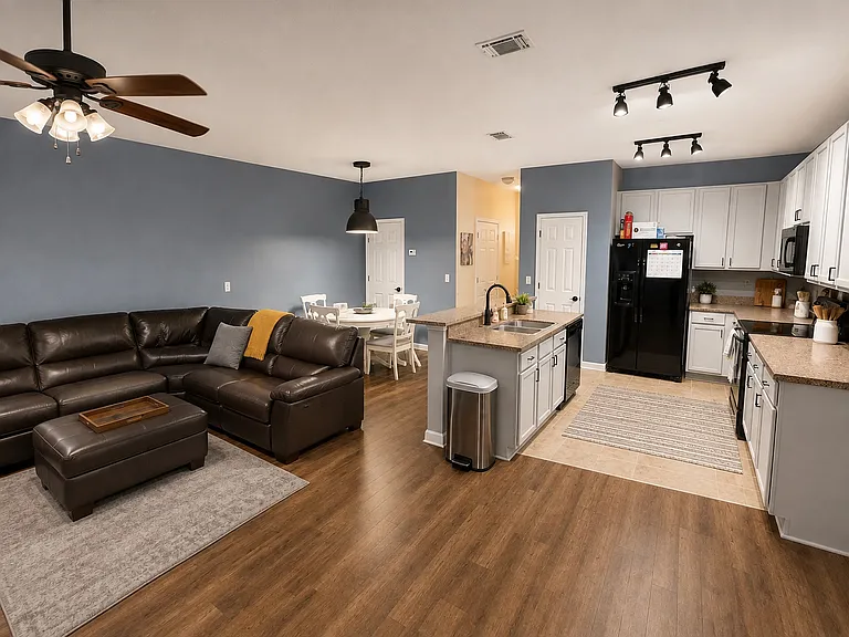 2740 Revolution St #101 — Photo 2