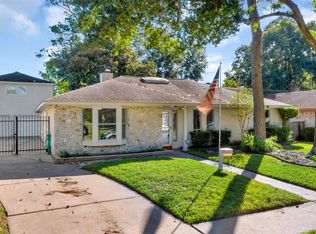 7530 Deep Forest Dr, Houston, TX 77088