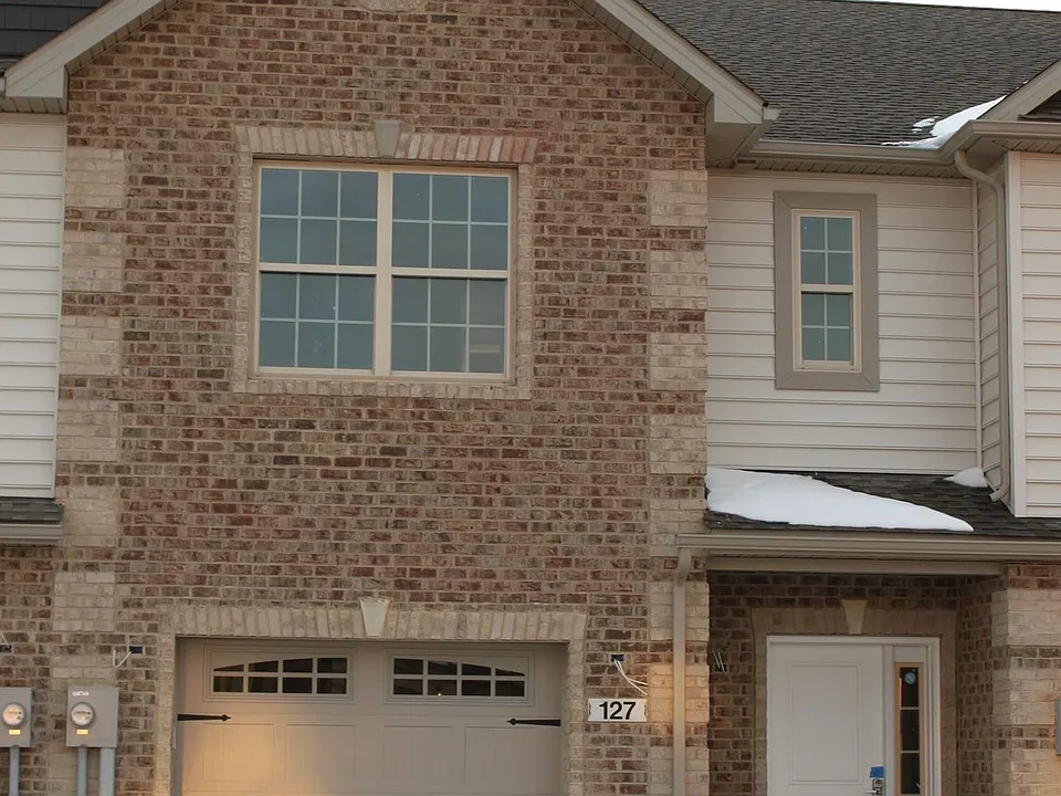 127 Delano Dr
