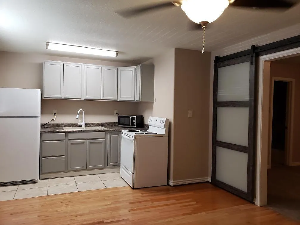 Kitchen - 403 Bremser Ave #B