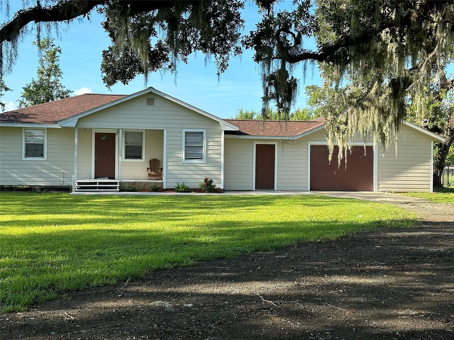 2 bed, 1.0 bath, 1192 sqft, $1,500 — Photo 1
