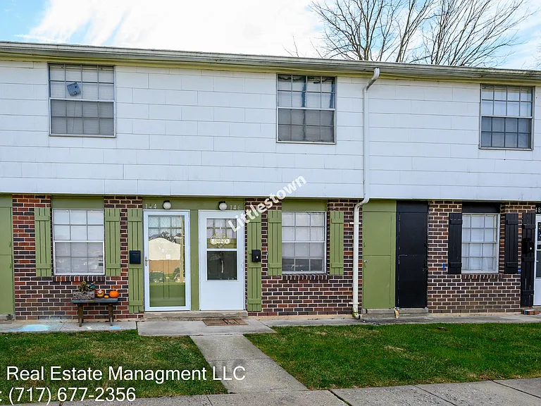 120 Roberta Jean Ave — Photo 1