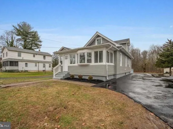 14 Sewell St, Glassboro, NJ 08028