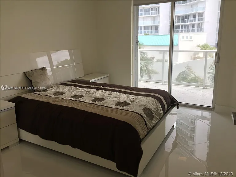 16485 Collins Ave #538 — Photo 9