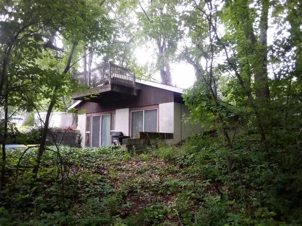 32314 Hilltop Rd, Dowagiac, MI 49047