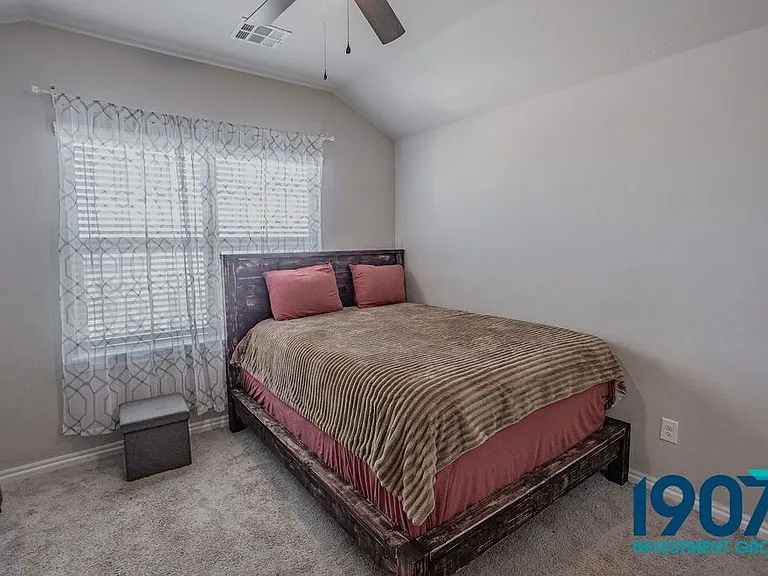 2501 Caden Ct — Photo 31