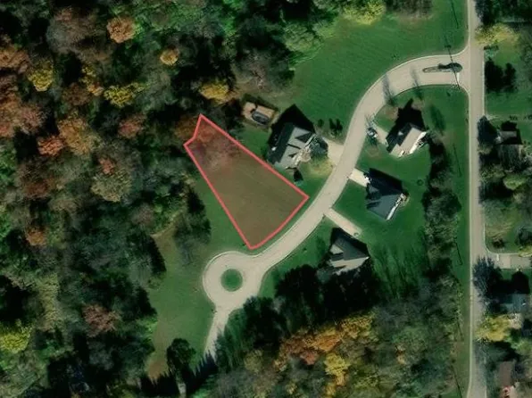 9 Hidden Grove Ln, Spring Valley, IL 61362