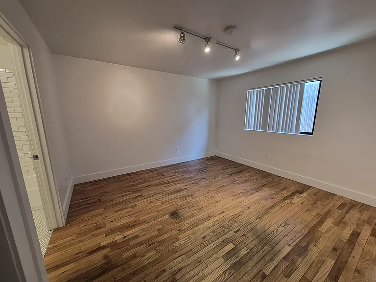 252 S Avenue 18 #1 — Photo 9